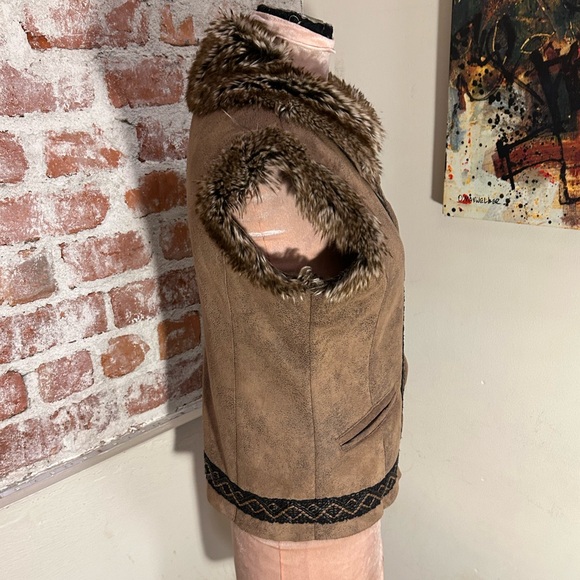 Vintage Cripple Creek brown winter fur trim embroidered winter vest Medium - Picture 5 of 15